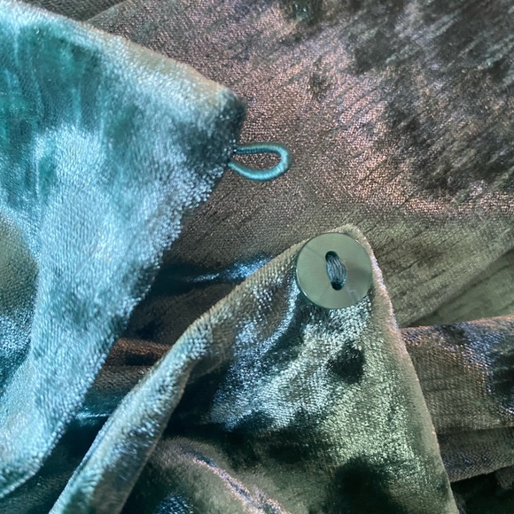 Textured Velvet Dress - Picture 4 of 8